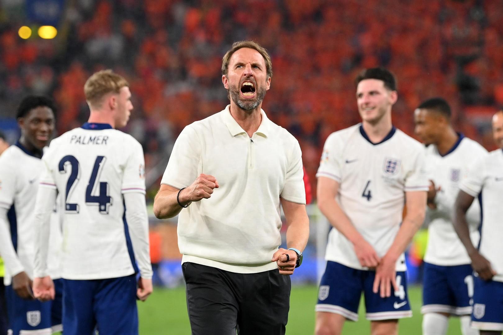 开云体育官方网站-包含英格兰球员在比赛中表现出色，力克对手的词条