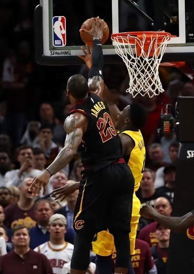 开云体育APP下载-詹姆斯率队逆袭成功，绝杀对手惊艳全场的简单介绍
