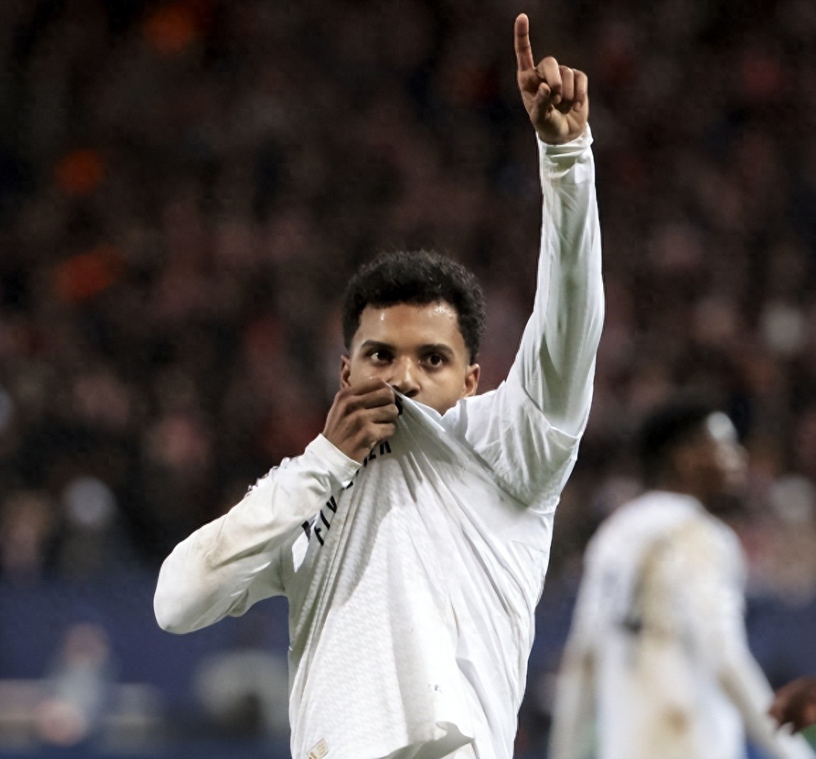 开云体育下载-皇马新生代球星崭露头角，引人注目