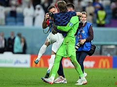 开云下载-精湛表现雄鹰涉险过关，赛季攀高峰的简单介绍