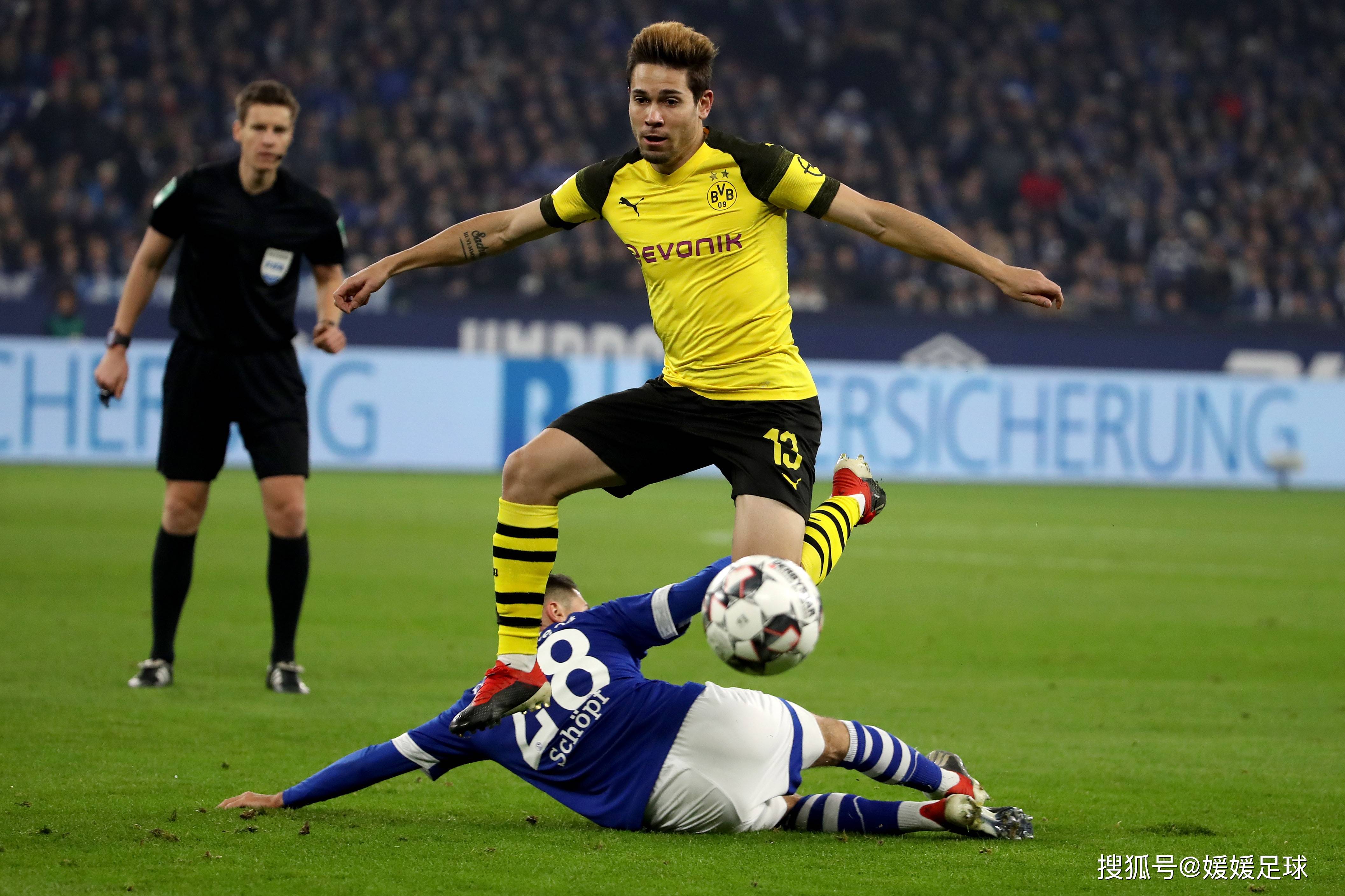 开云体育登录-关于拜仁慕尼黑胜多特蒙德，莱万多夫斯基梅开二度的信息