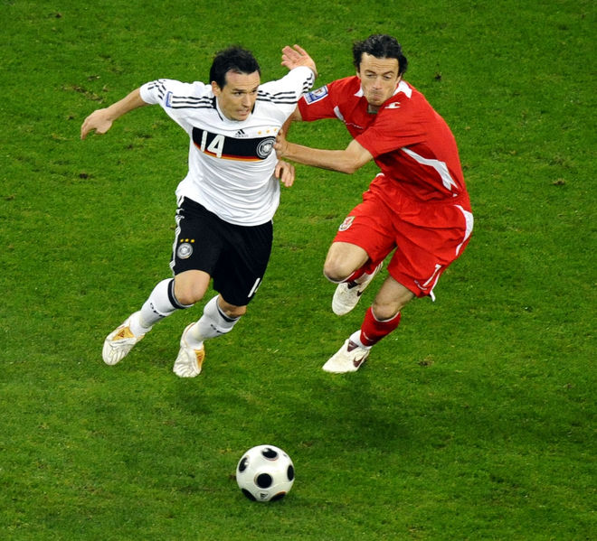 开云体育登录-球员们在足球赛场上展现过人技艺