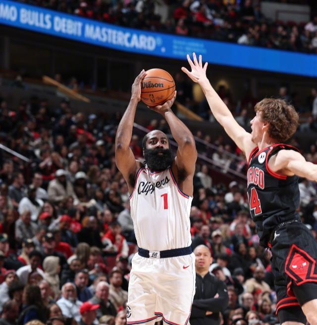 开云体育登录-小牛拉近比分差距，快船险胜收官的简单介绍