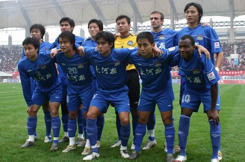 包含江苏舜天爆冷战胜重庆力帆，取得胜利的词条