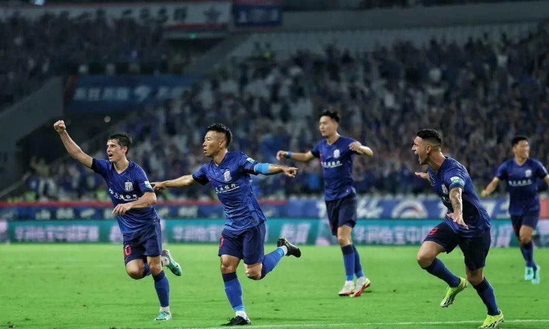 开云体育app-比赛如火如荼！两队对决好不激动，胜负悬念