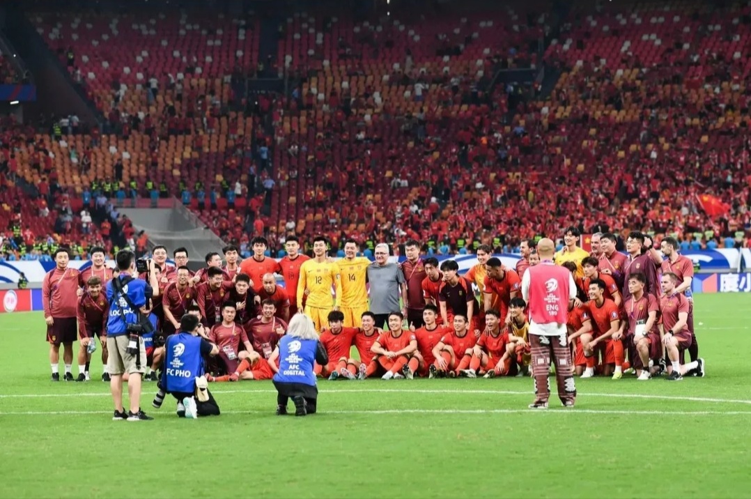 开云平台-球队赢得的胜利掀起一阵球迷们的热烈庆祝