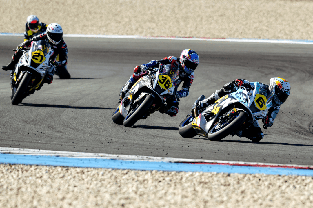 赛车选手刷新世界纪录，震撼全场