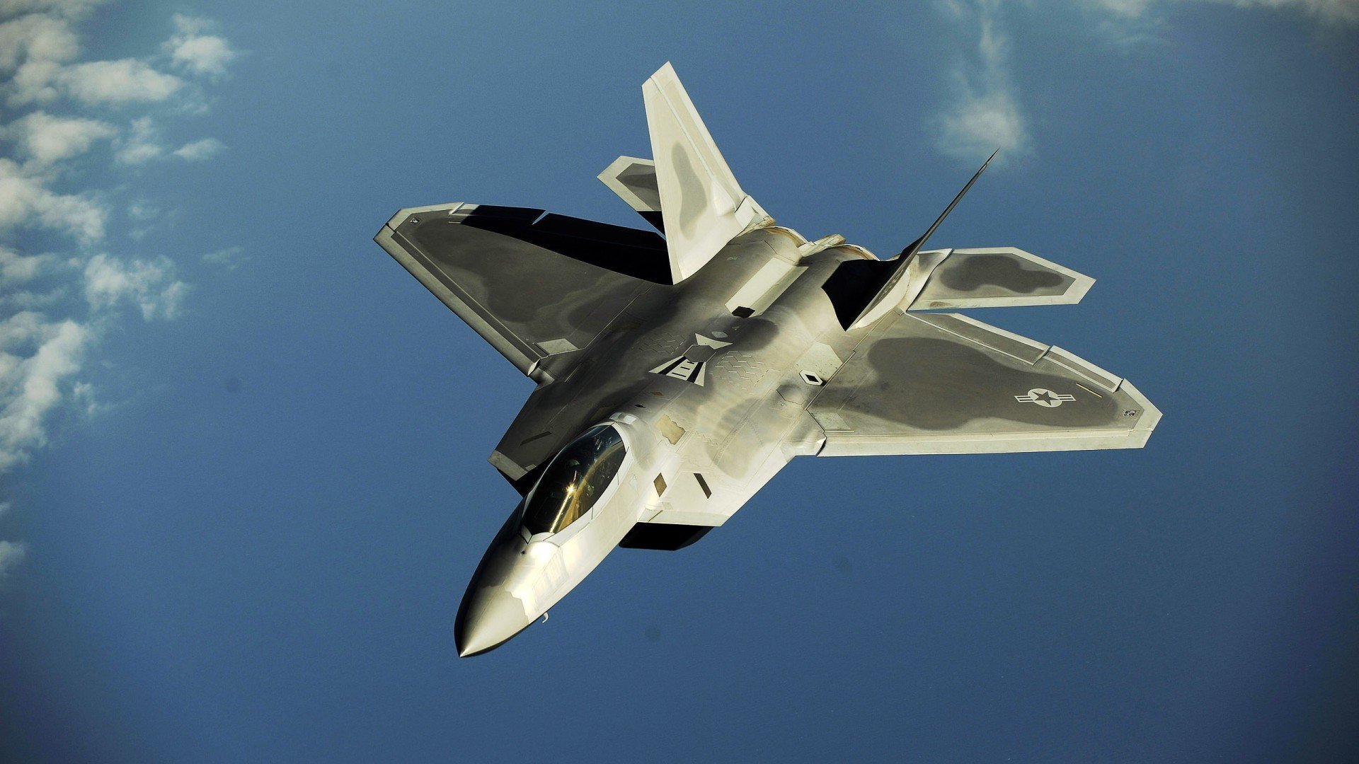 开云平台-克莱的火焰 vs 字母哥的巨浪，一场攻防转换的灵魂对决