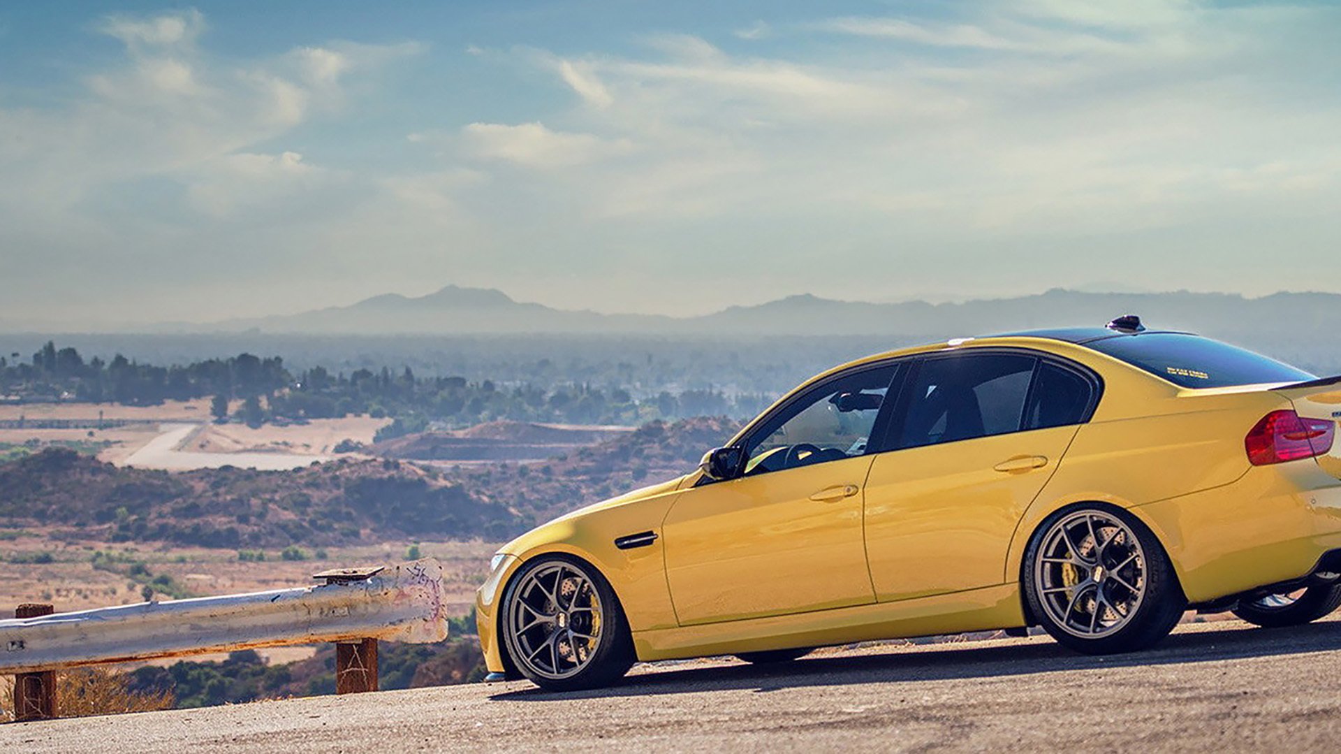 开云体育平台APP-体育周末双星闪耀，F1新赛季揭幕战悬念迭起，浙江队绿茵场完胜凯尔特人