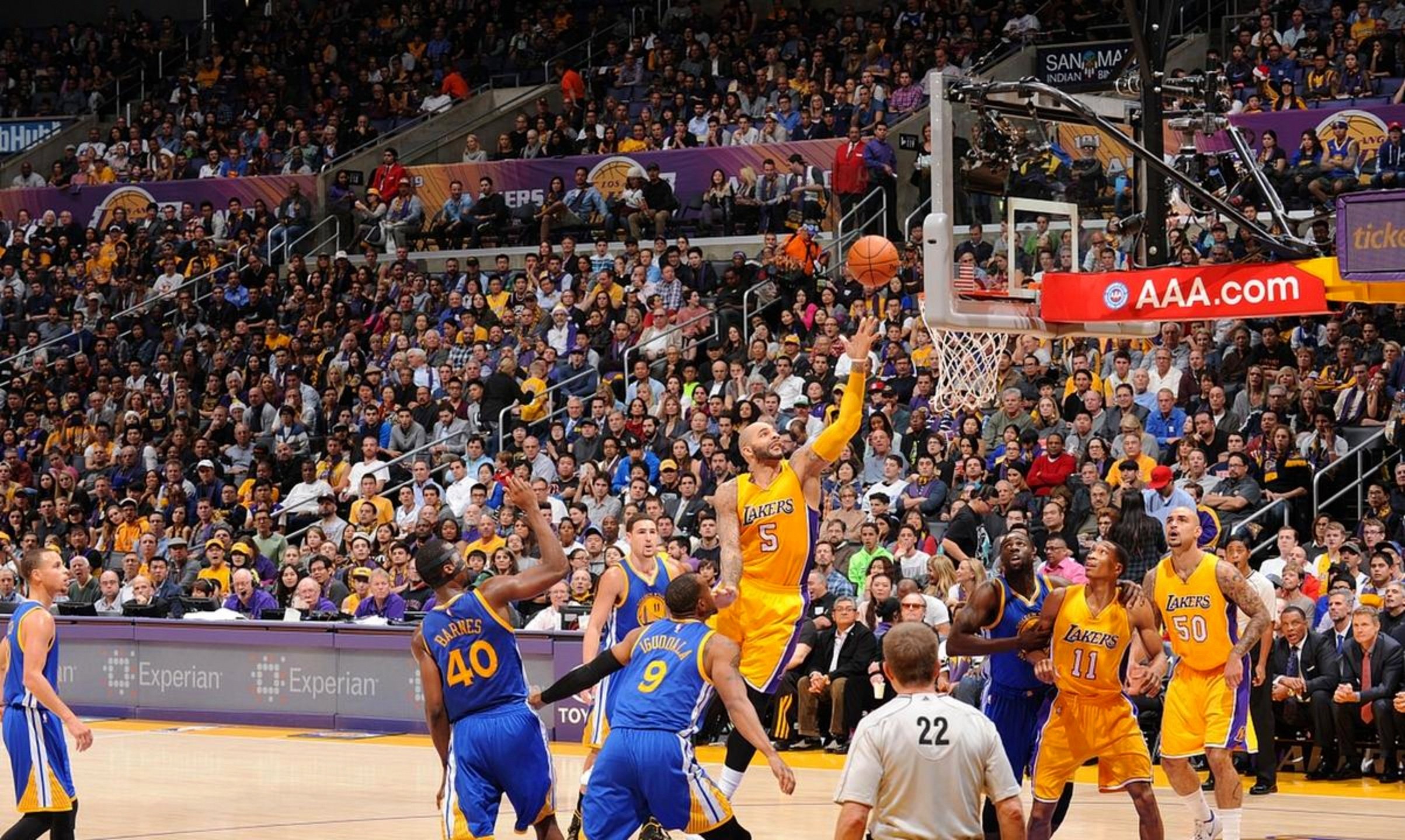 NBA总决赛焦点战，湖人稳稳拿下热火