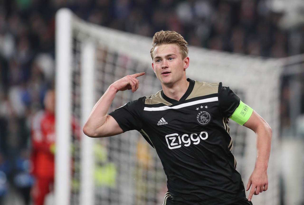 洪都拉斯硬仗取胜突尼斯，德里赫特关键回合不手软